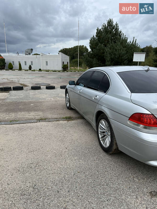 Седан BMW 7 Series 2004 в Самборі