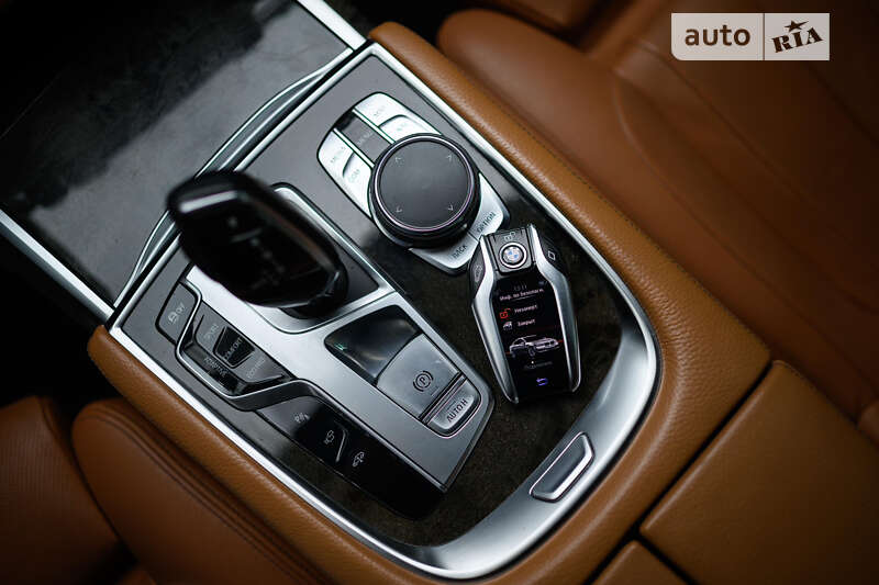 Седан BMW 7 Series 2016 в Ужгороде