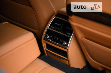 Седан BMW 7 Series 2016 в Ужгороде