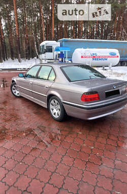 Седан BMW 7 Series 2000 в Маневичах