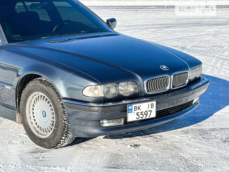 Седан BMW 7 Series 2001 в Ровно