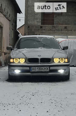 Седан BMW 7 Series 1998 в Мукачевому