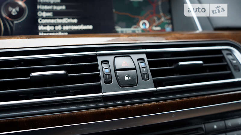 Седан BMW 7 Series 2014 в Львові