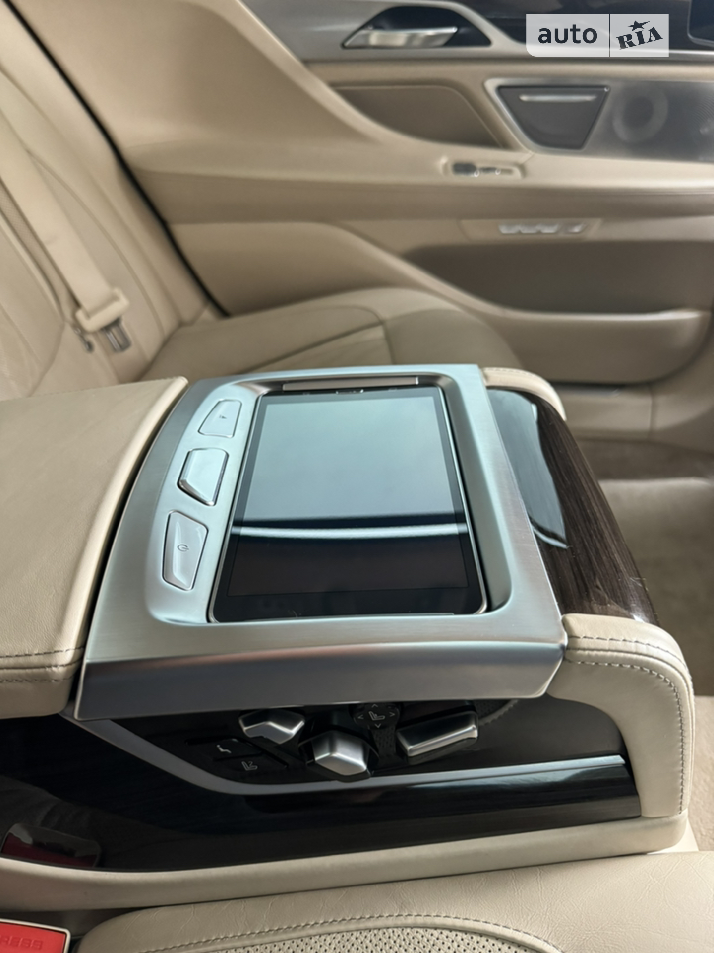 2015 BMW 7er - мініатюра 7