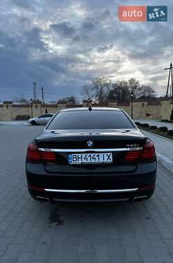 Седан BMW 7 Series 2013 в Измаиле