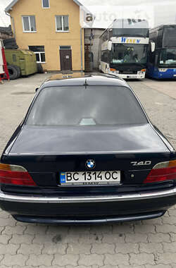 Седан BMW 7 Series 2001 в Львові