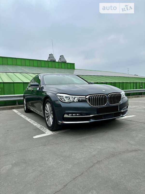 Седан BMW 7 Series 2016 в Киеве