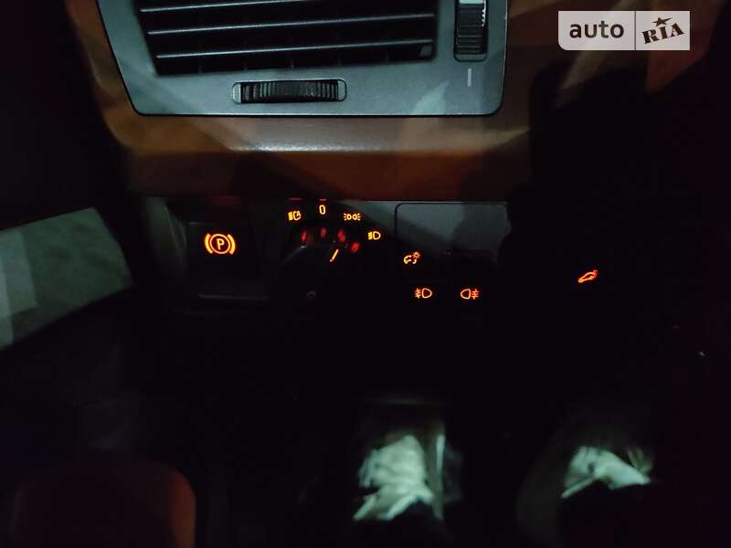 Седан BMW 7 Series 2004 в Романіву