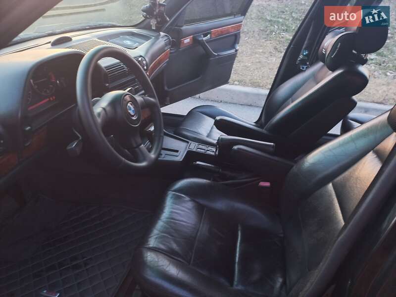 Седан BMW 7 Series 1991 в Борисполі