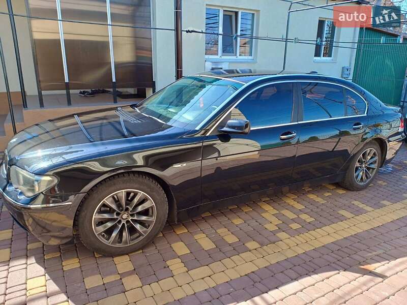 Седан BMW 7 Series 2003 в Первомайске