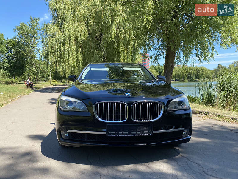 Седан BMW 7 Series 2011 в Ровно