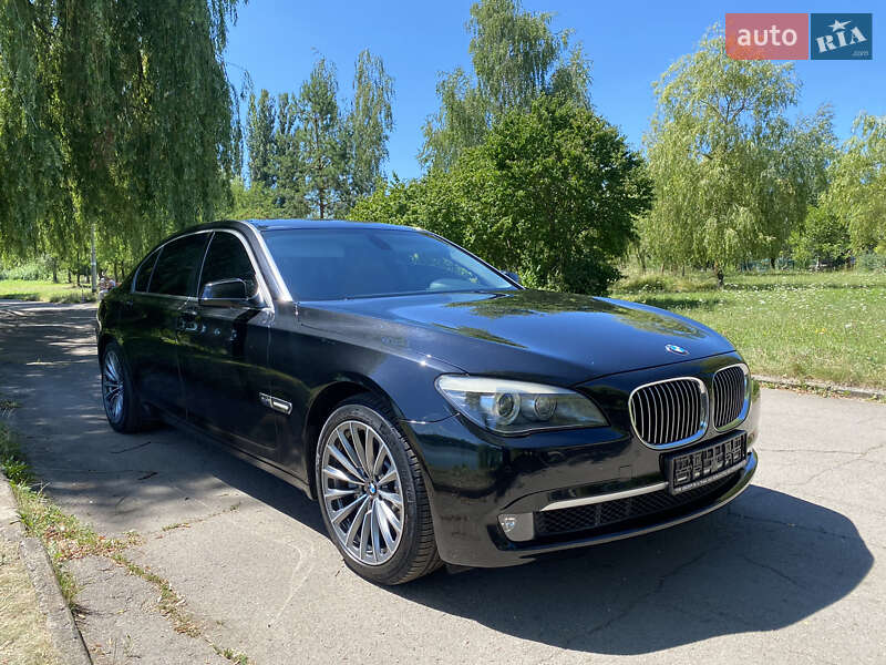 Седан BMW 7 Series 2011 в Ровно