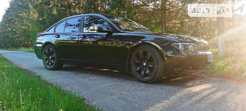 Седан BMW 7 Series 2004 в Романіву