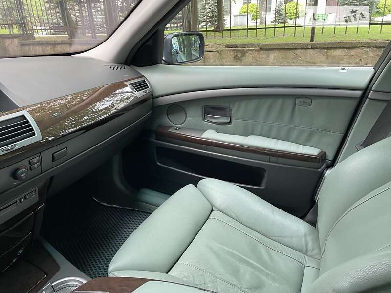 Седан BMW 7 Series 2002 в Львові
