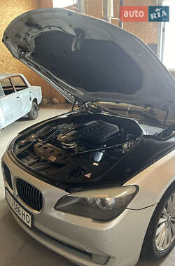 Седан BMW 7 Series 2011 в 