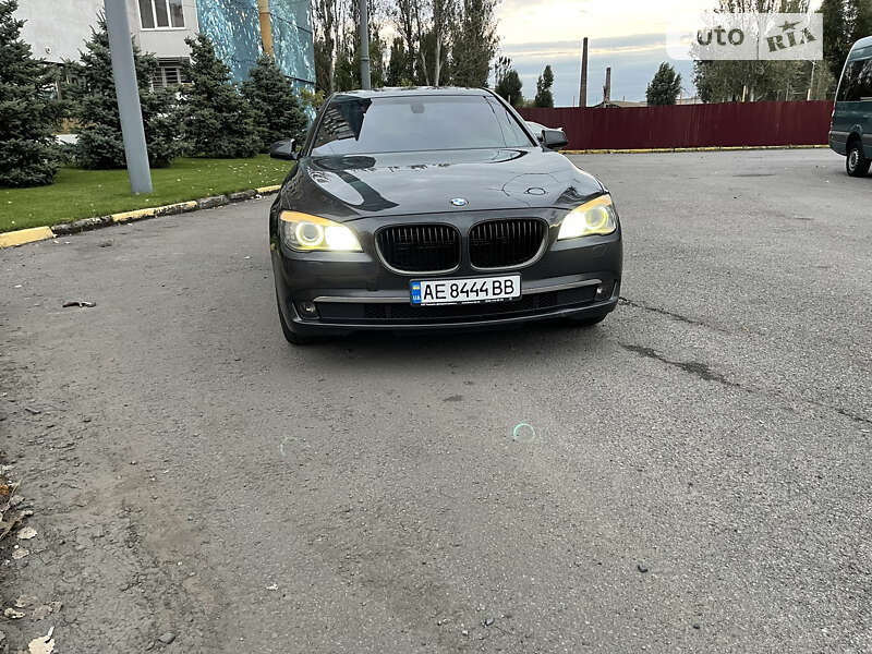 Седан BMW 7 Series 2010 в Днепре
