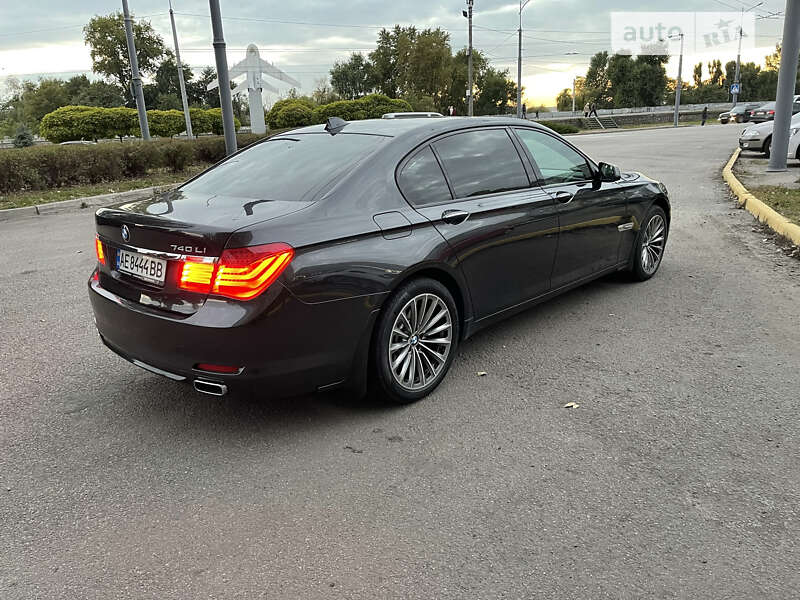 Седан BMW 7 Series 2010 в Днепре