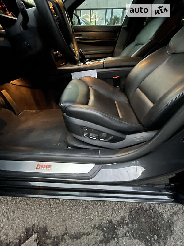 Седан BMW 7 Series 2010 в Днепре