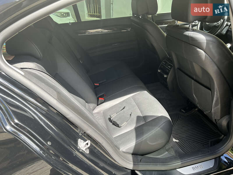 Седан BMW 7 Series 2015 в Чернівцях