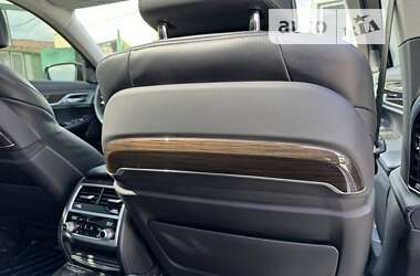 Седан BMW 7 Series 2019 в Тернополе