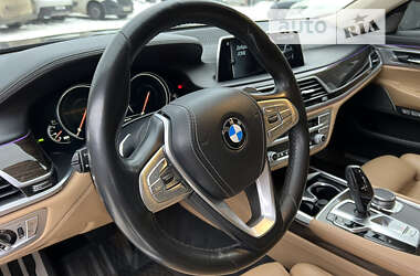 Седан BMW 7 Series 2017 в Львові