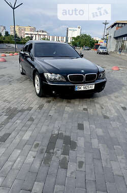 Седан BMW 7 Series 2007 в Вараші