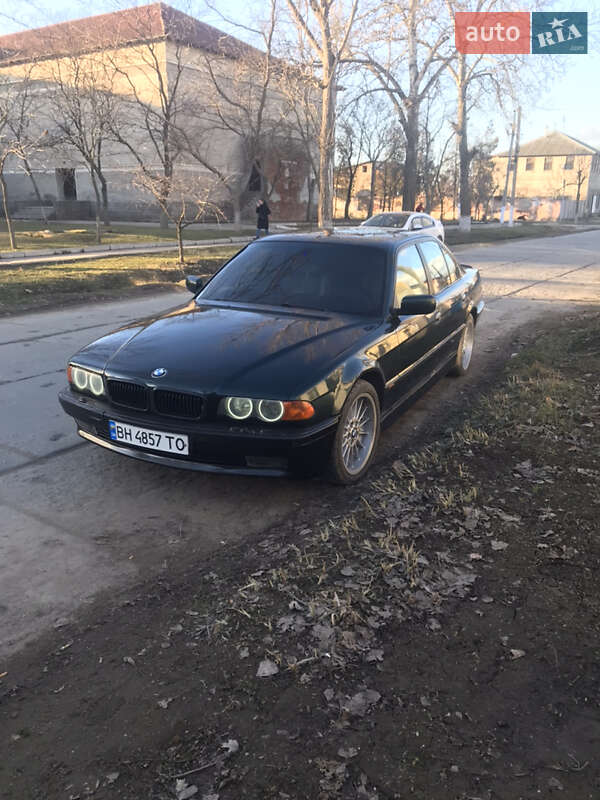 Седан BMW 7 Series 1999 в Килии