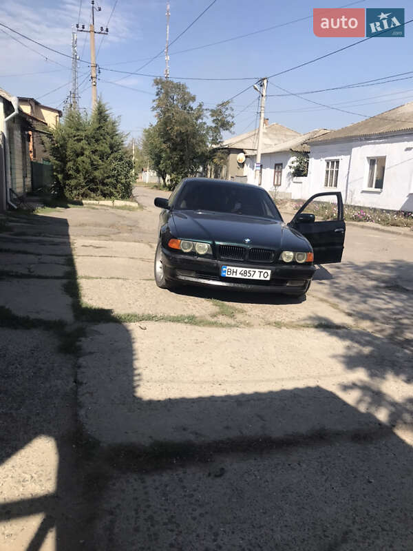 Седан BMW 7 Series 1999 в Килии