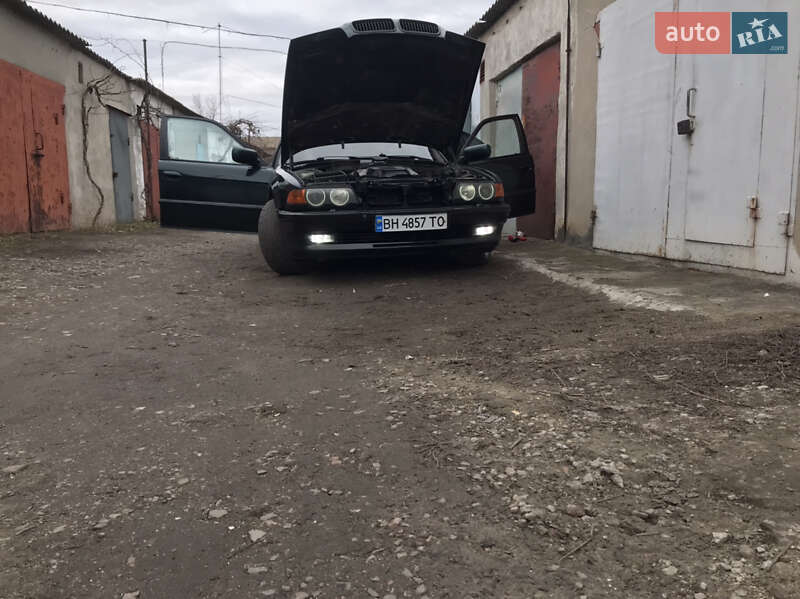 Седан BMW 7 Series 1999 в Килии