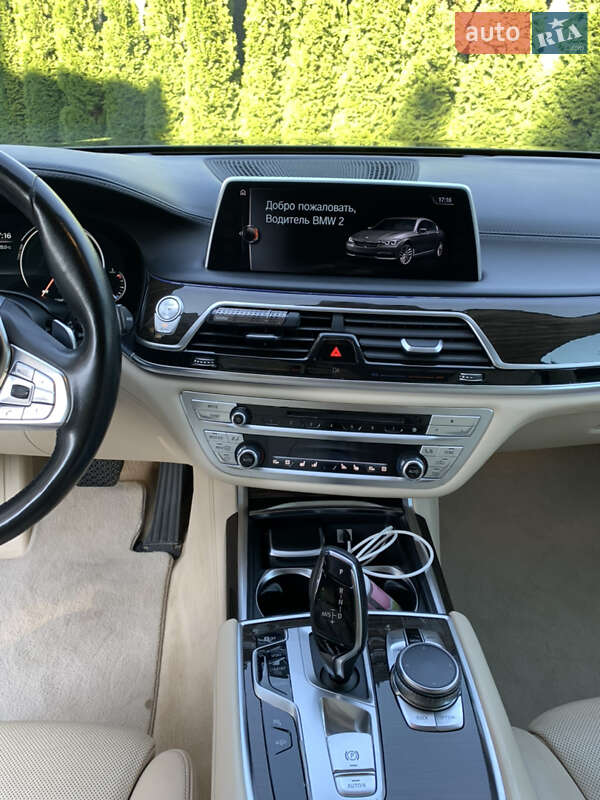 Седан BMW 7 Series 2015 в Кицмани