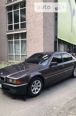 Седан BMW 7 Series 1995 в Буковеле
