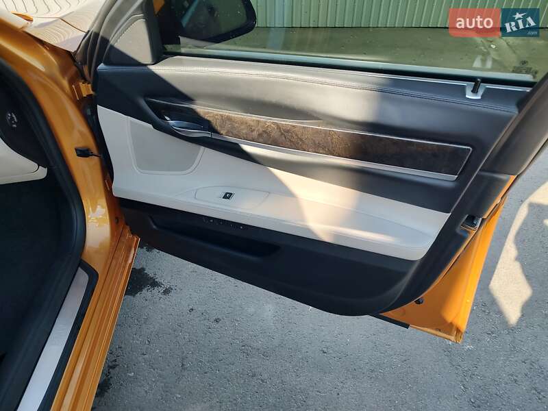 Седан BMW 7 Series 2011 в Богуславі