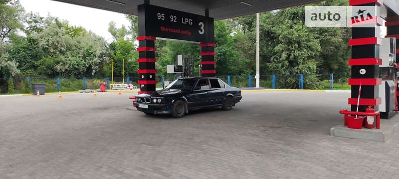 Седан BMW 7 Series 1990 в Кременчуці
