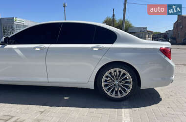 Седан BMW 7 Series 2011 в 