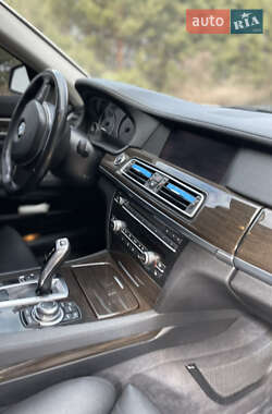 Седан BMW 7 Series 2011 в 