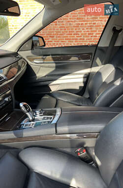 Седан BMW 7 Series 2011 в 