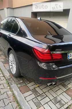 Седан BMW 7 Series 2013 в Рахове