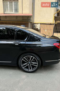 Седан BMW 7 Series 2018 в 