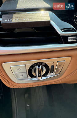 Седан BMW 7 Series 2018 в 