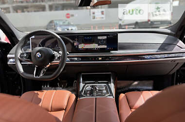 Седан BMW 7 Series 2023 в Киеве