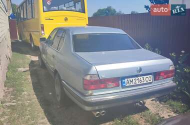 Седан BMW 7 Series 1990 в Ружині