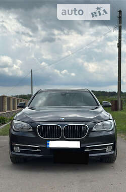 Седан BMW 7 Series 2012 в Богуславе