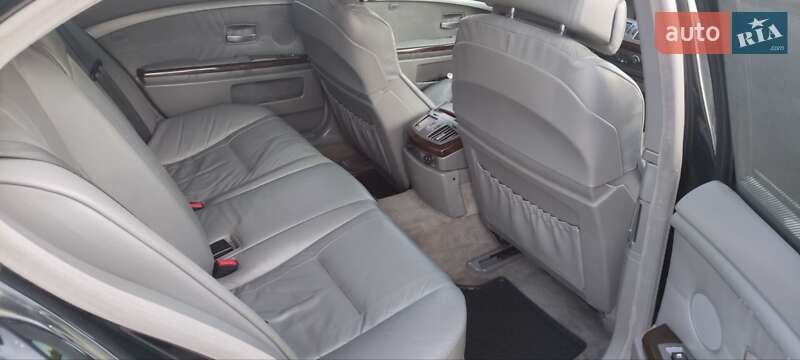 Седан BMW 7 Series 2001 в Львові