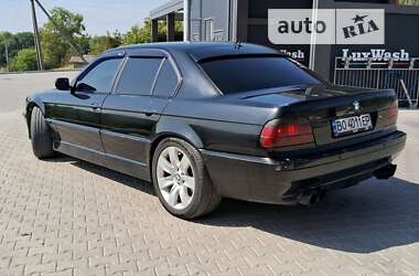 Седан BMW 7 Series 2001 в Шумске