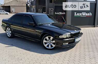 Седан BMW 7 Series 2001 в Шумске