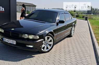 Седан BMW 7 Series 2001 в Шумске