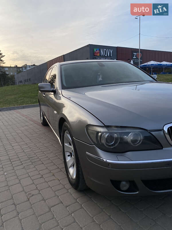 Седан BMW 7 Series 2005 в Новом Роздоле