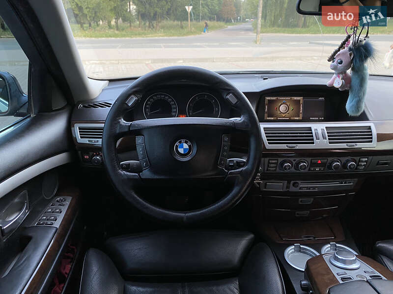 Седан BMW 7 Series 2005 в Новом Роздоле