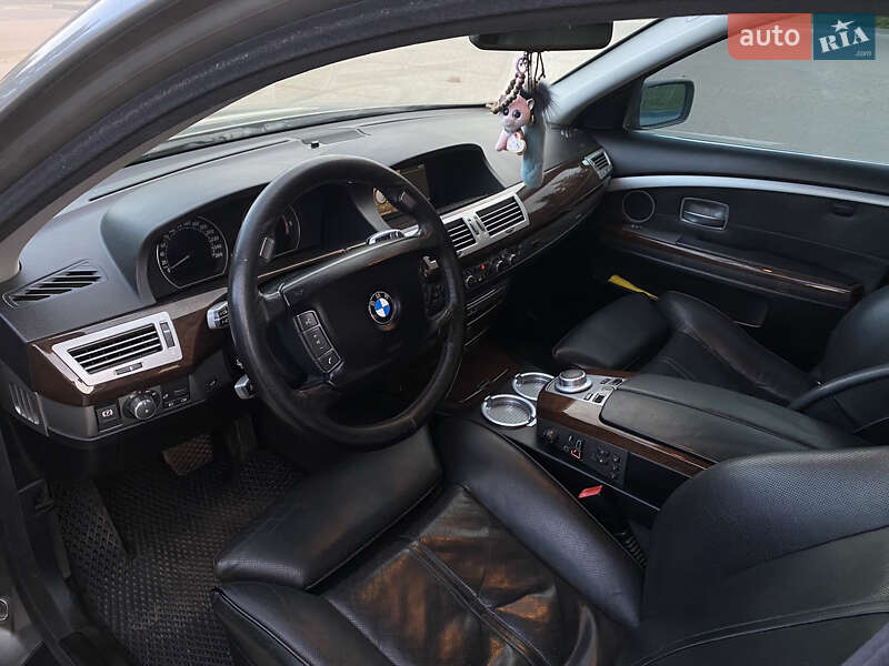 Седан BMW 7 Series 2005 в Новом Роздоле