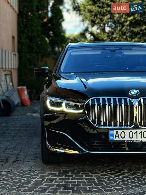 Седан BMW 7 Series 2020 в Мукачево